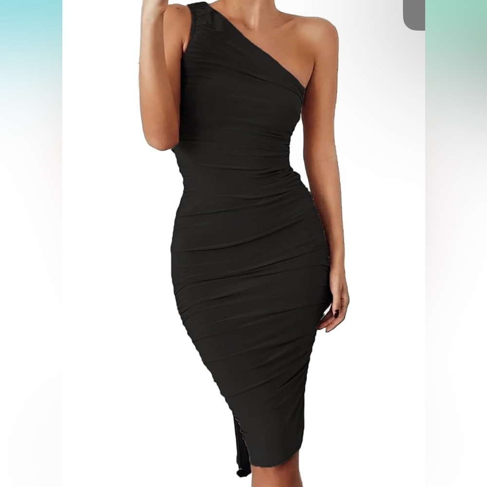 Black ruched bodycon dress
